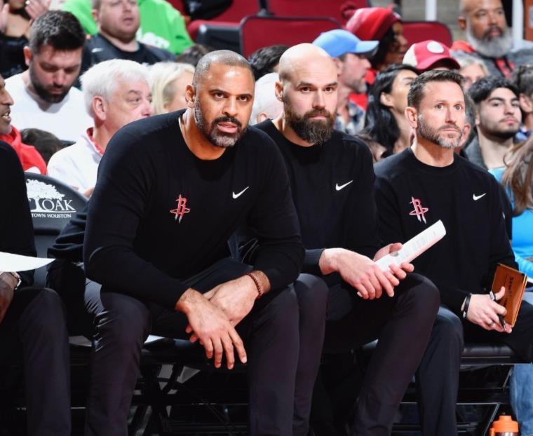 开云平台-23分钟砍14+1+4！火箭队射手加时遭弃用，乌度卡的理由太牵强？